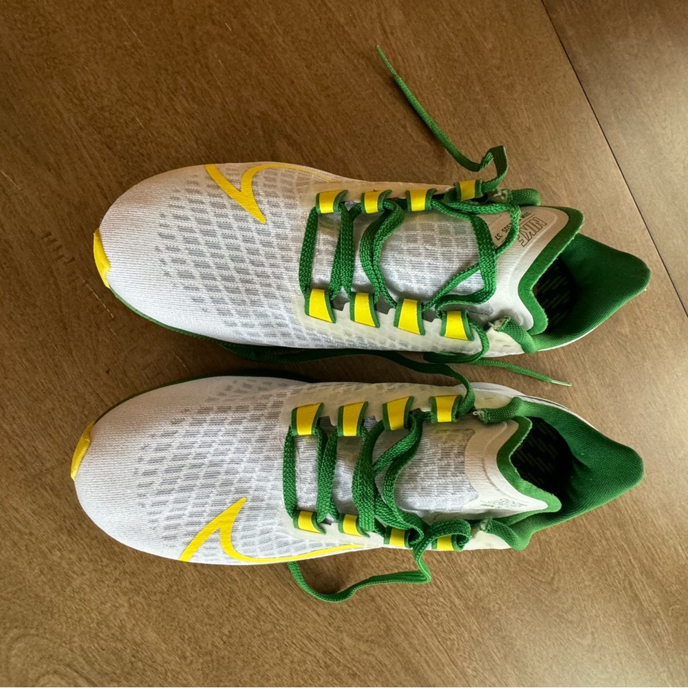 Oregon Duck tennis shoes-women’s